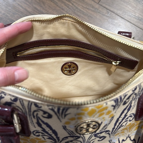 Tory Burch Bowling Bag Floral Contrast Print - Picture 13 of 15